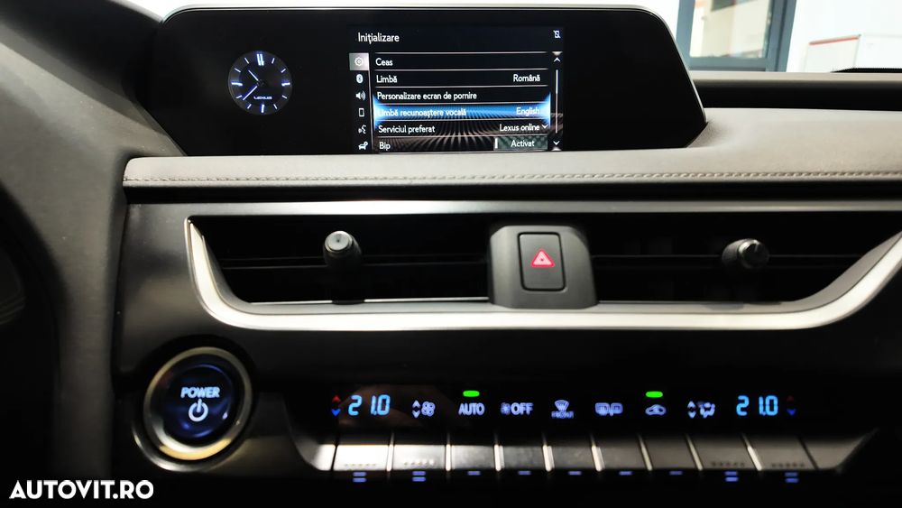 Lexus UX 250h - 30