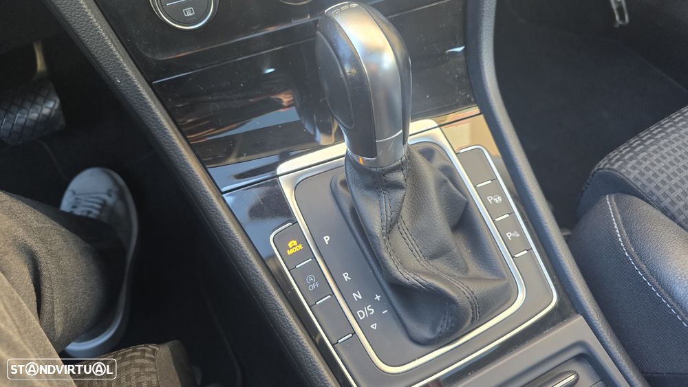 VW Golf 1.6 TDi DPF DSG Highline - 29