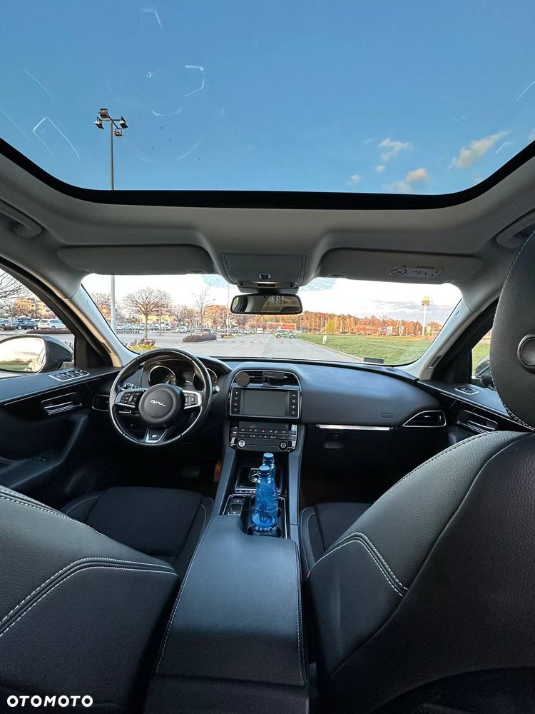 Jaguar F-Pace - 5