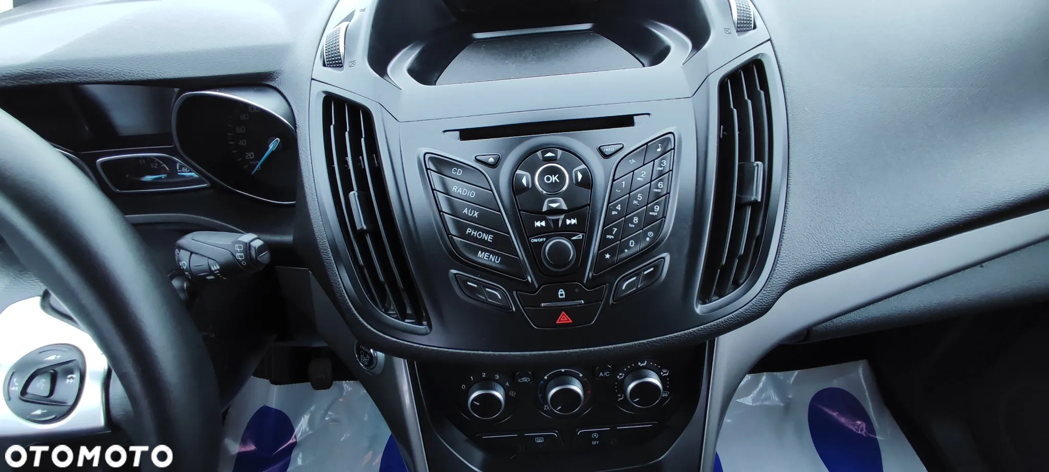 Ford Kuga - 32
