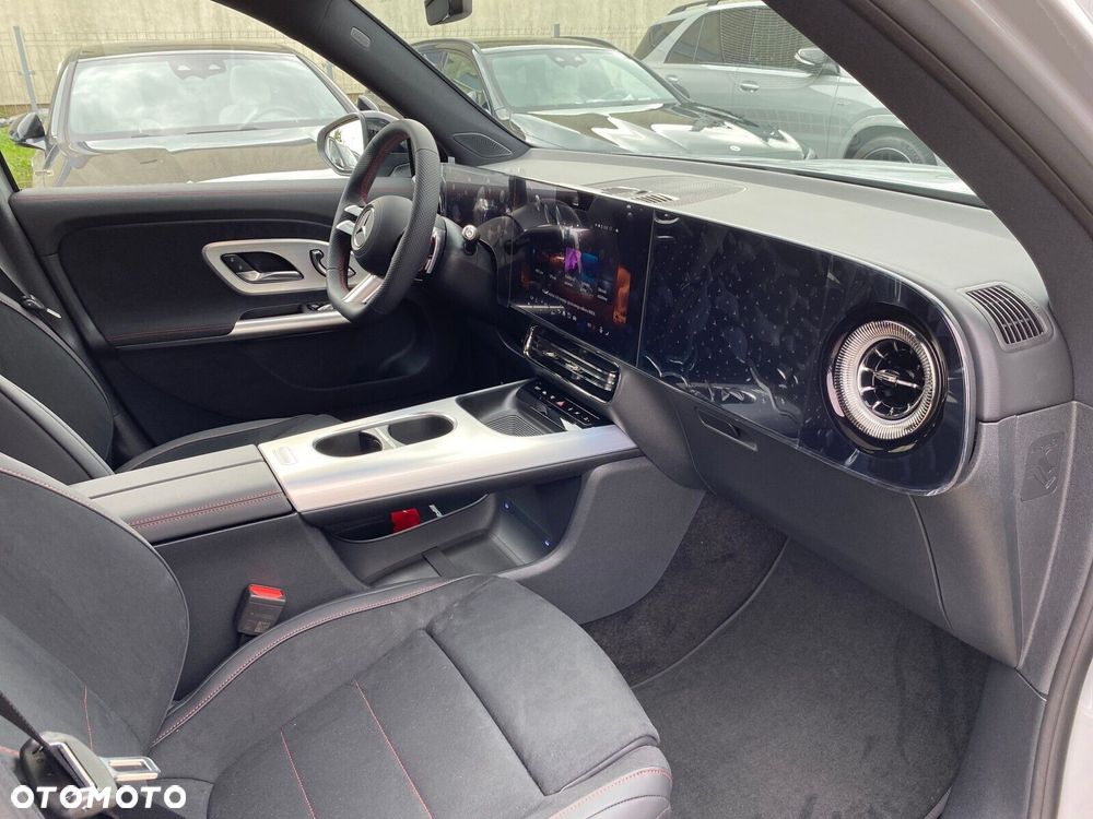 Mercedes-Benz GLB - 20