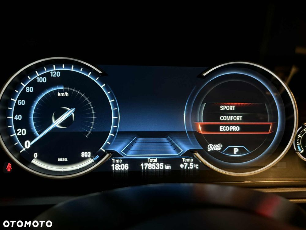 BMW Seria 5 520d xDrive - 18