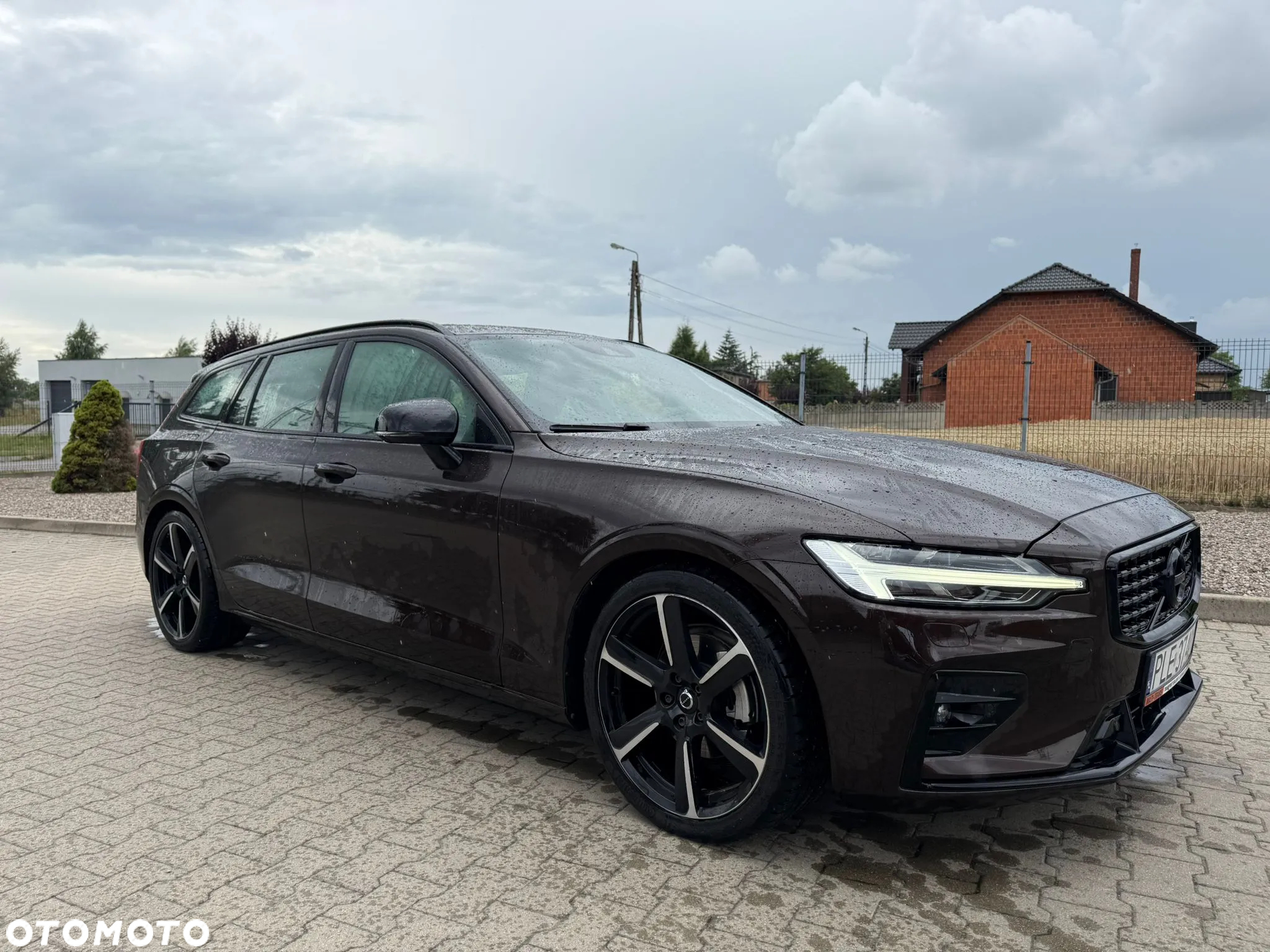 Volvo V60 D3 AWD R-Design - 2