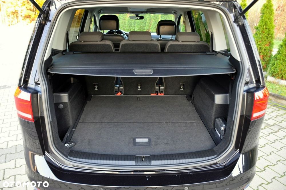 Volkswagen Touran - 38