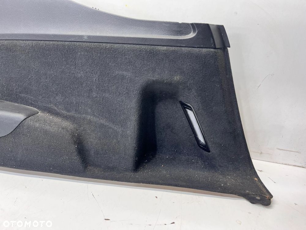 TAPICERKA BOCZEK BAGAŻNIKA PRAWY AUDI Q7 4M 4M0863880C - 4