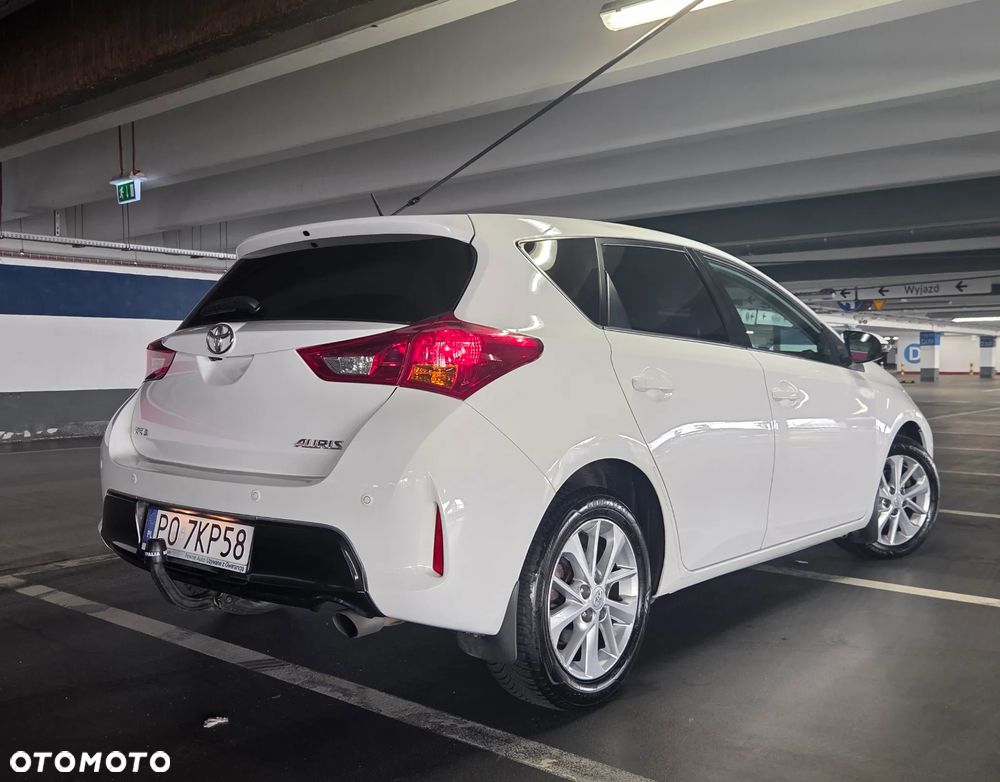 Toyota Auris 1.6 Premium + - 11