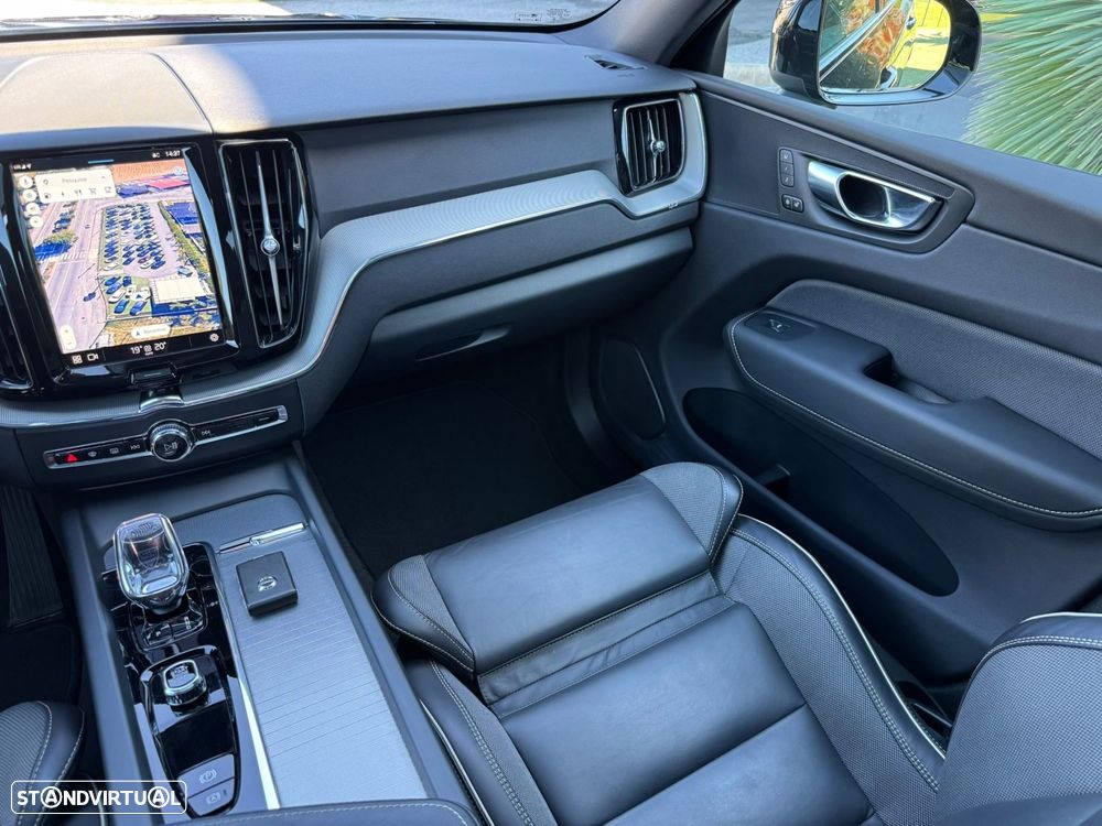 Volvo XC 60 2.0 T6 PHEV Black Edition AWD - 29