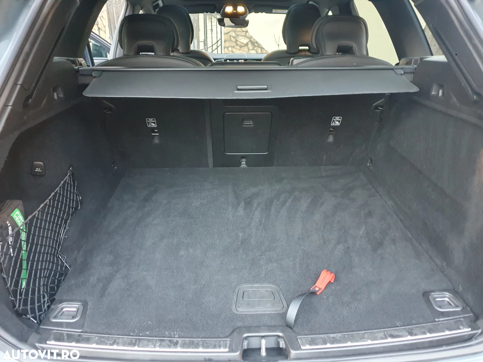 Volvo XC 60 B4 MHEV AT FWD Plus Dark - 11