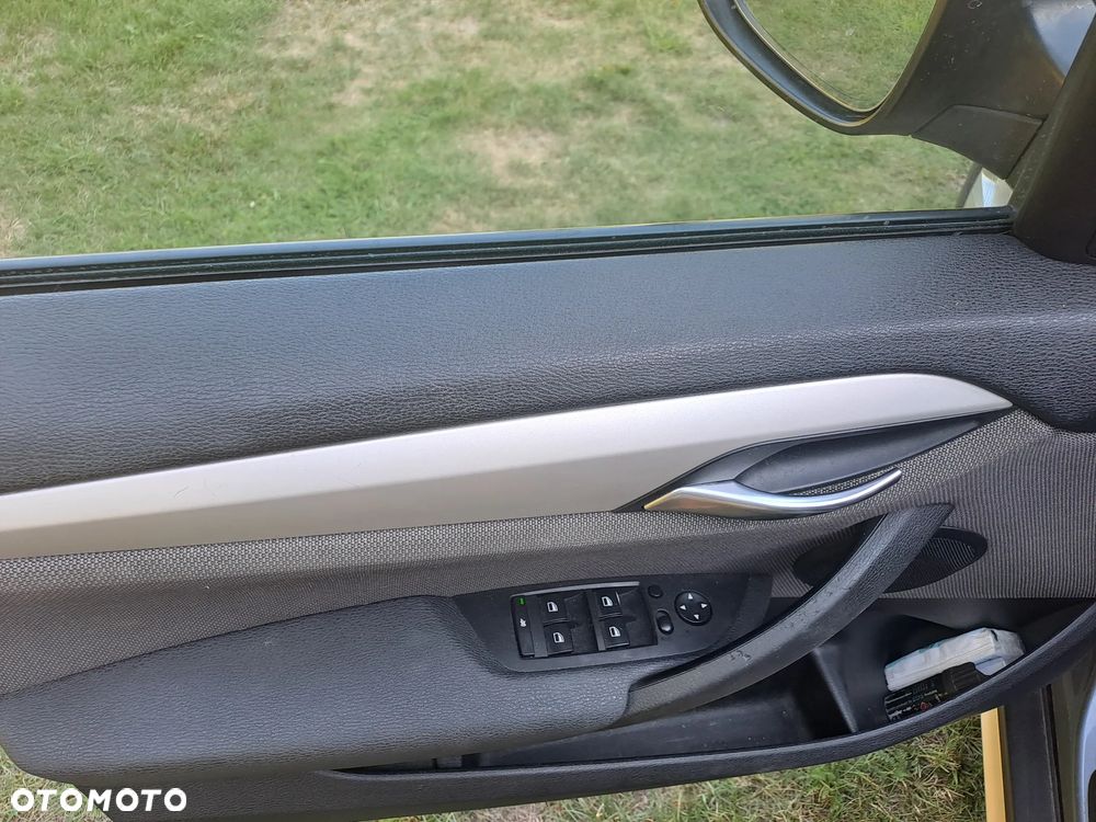 BMW X1 xDrive18d xLine - 8