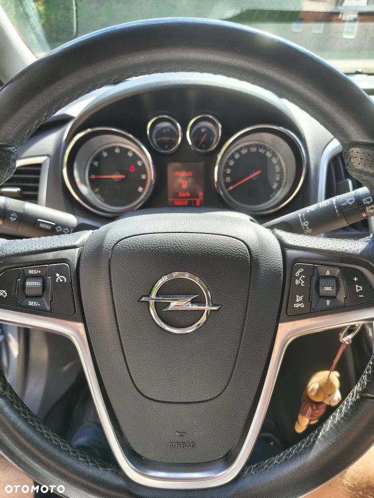 Opel Astra 1.6 Turbo Cosmo - 28