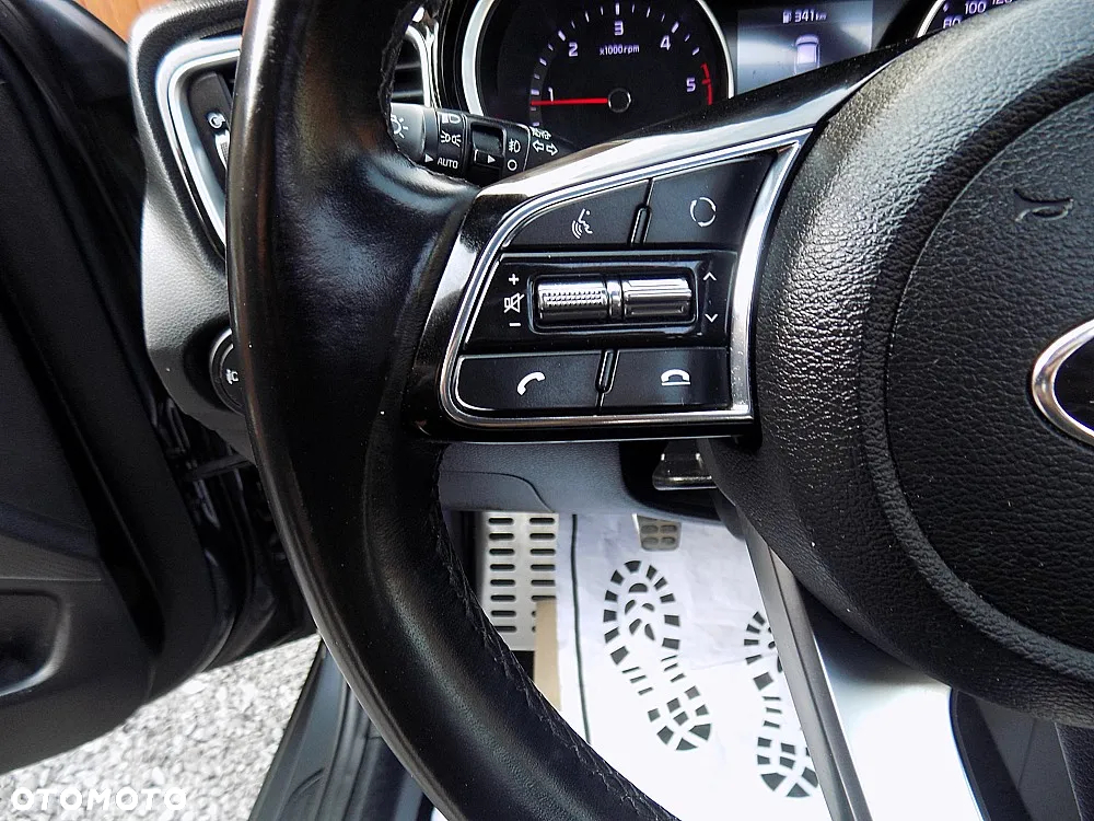 Kia Ceed 1.6 CRDi SCR L Business Line Plus - 11