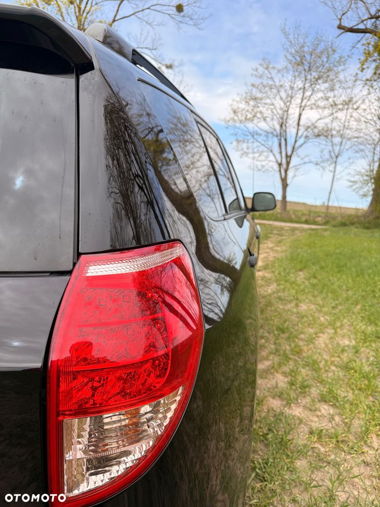 Toyota RAV4 - 11