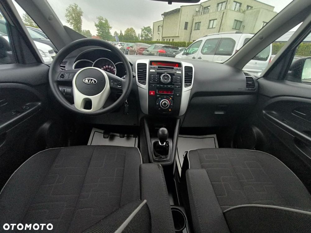 Kia Venga - 8