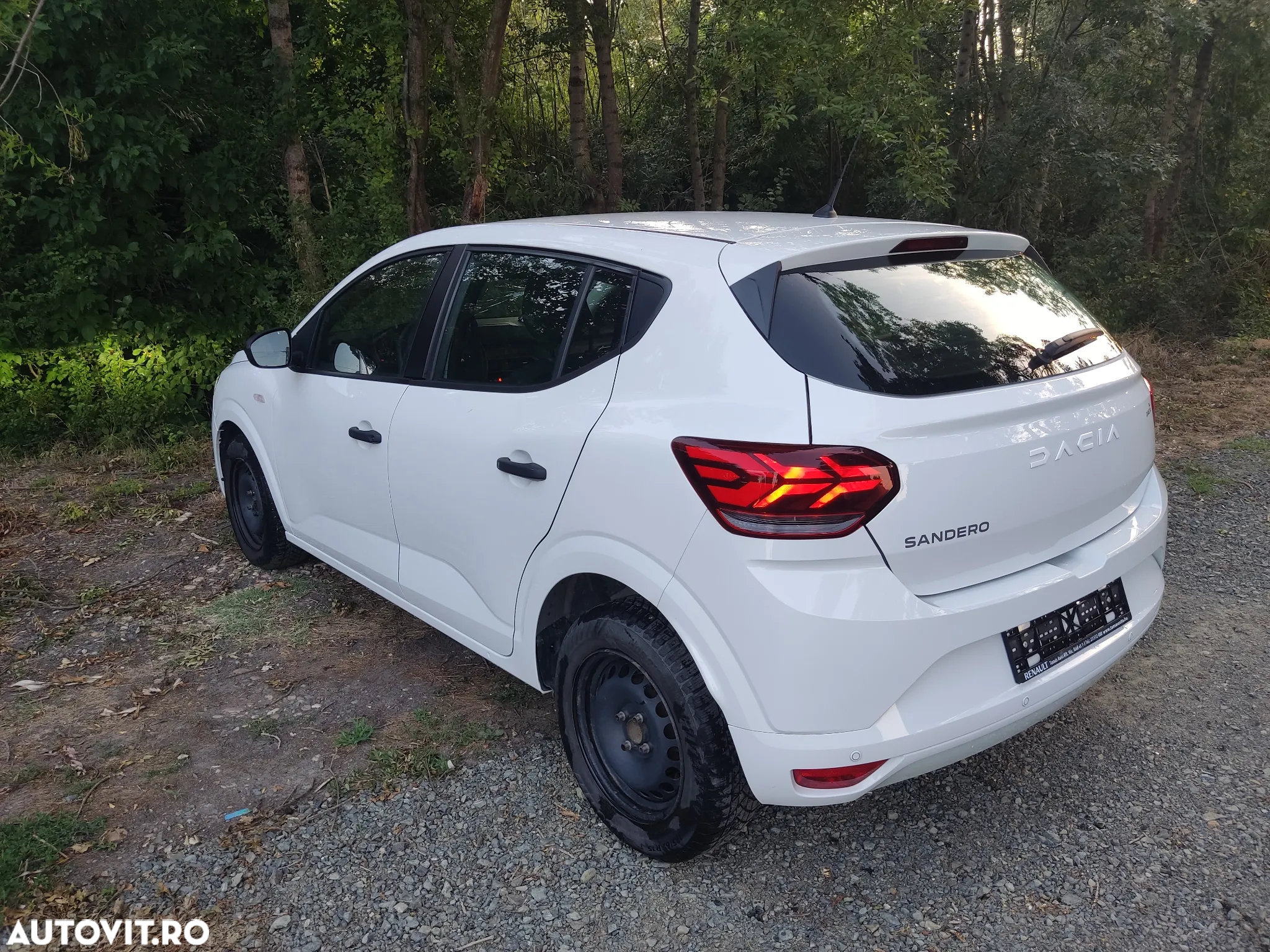 Dacia Sandero TCe 90 Essential - 5