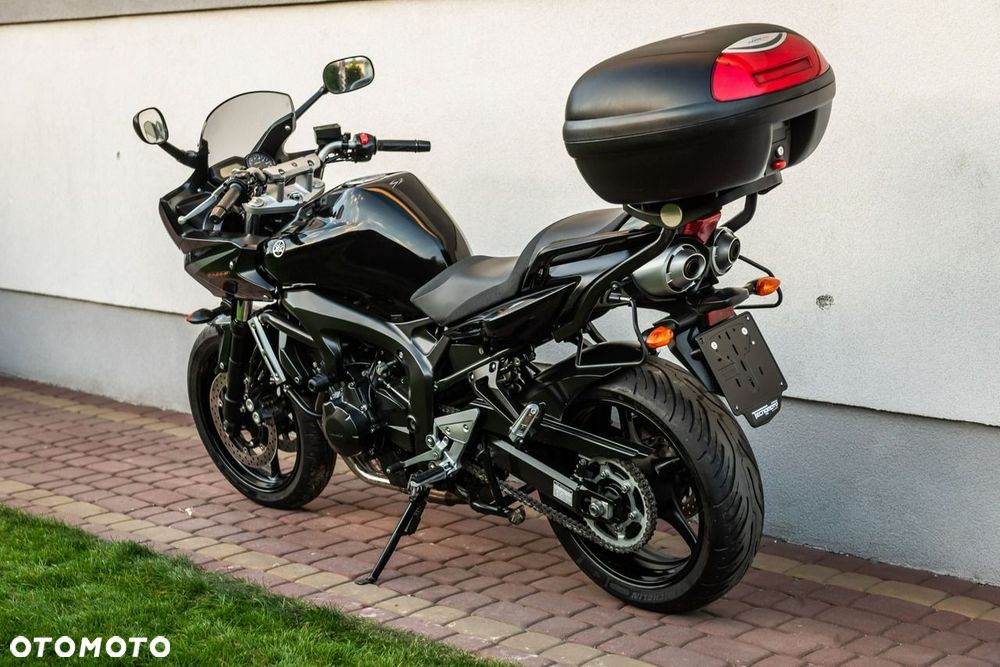 Yamaha FZ - 8