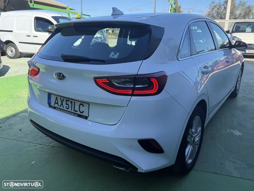 Kia Ceed 1.0 T-GDI Urban - 11