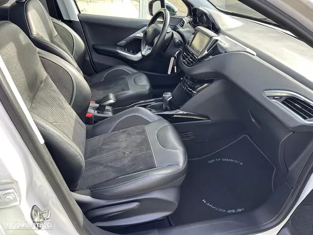 Peugeot 2008 PureTech 110 GPF Stop&Start EAT6 Crossway - 12