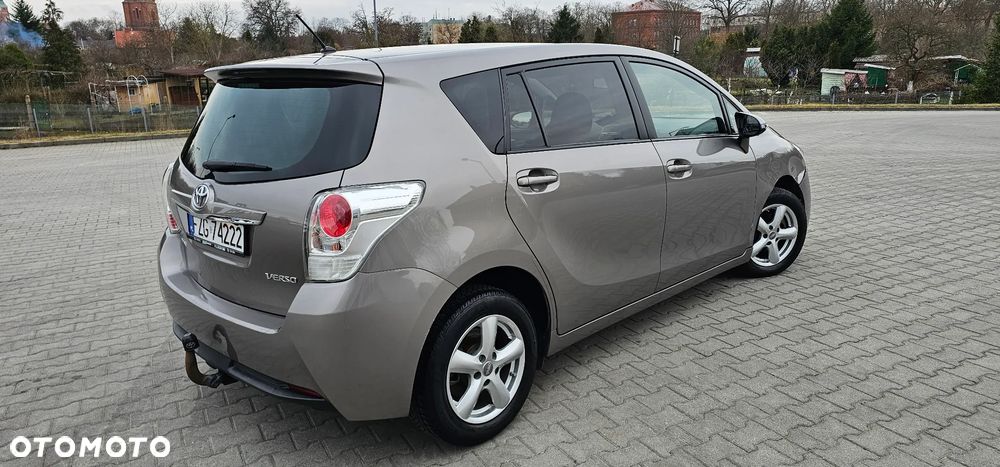 Toyota Verso 1.6 D-4D Prestige - 3