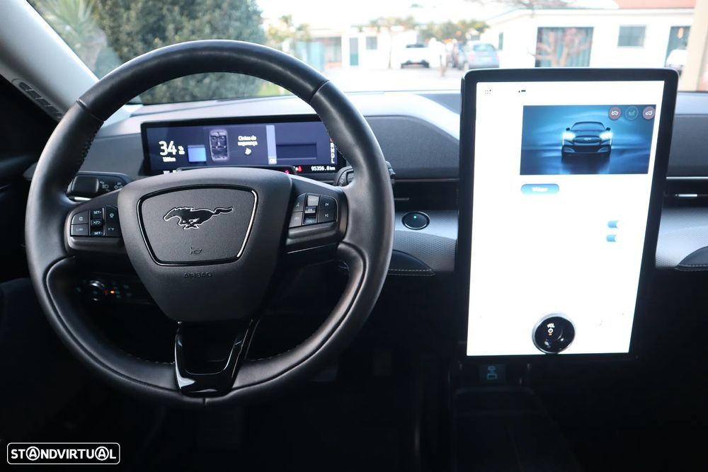 Ford Mustang Mach-E Standard - 31