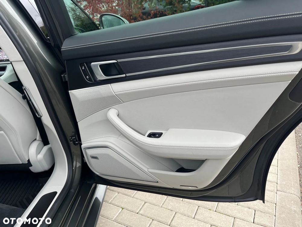 Porsche Panamera 4 Platinum Edition - 19