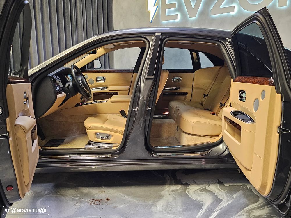 Rolls Royce Ghost - 33