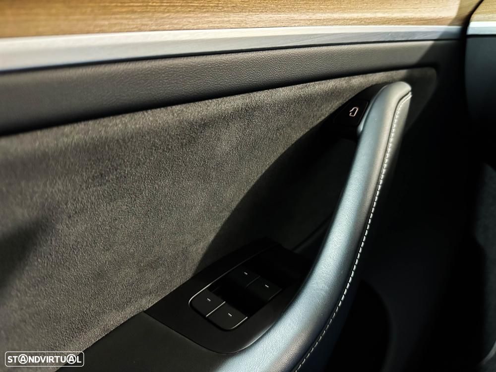 Tesla Model Y Standard - 46