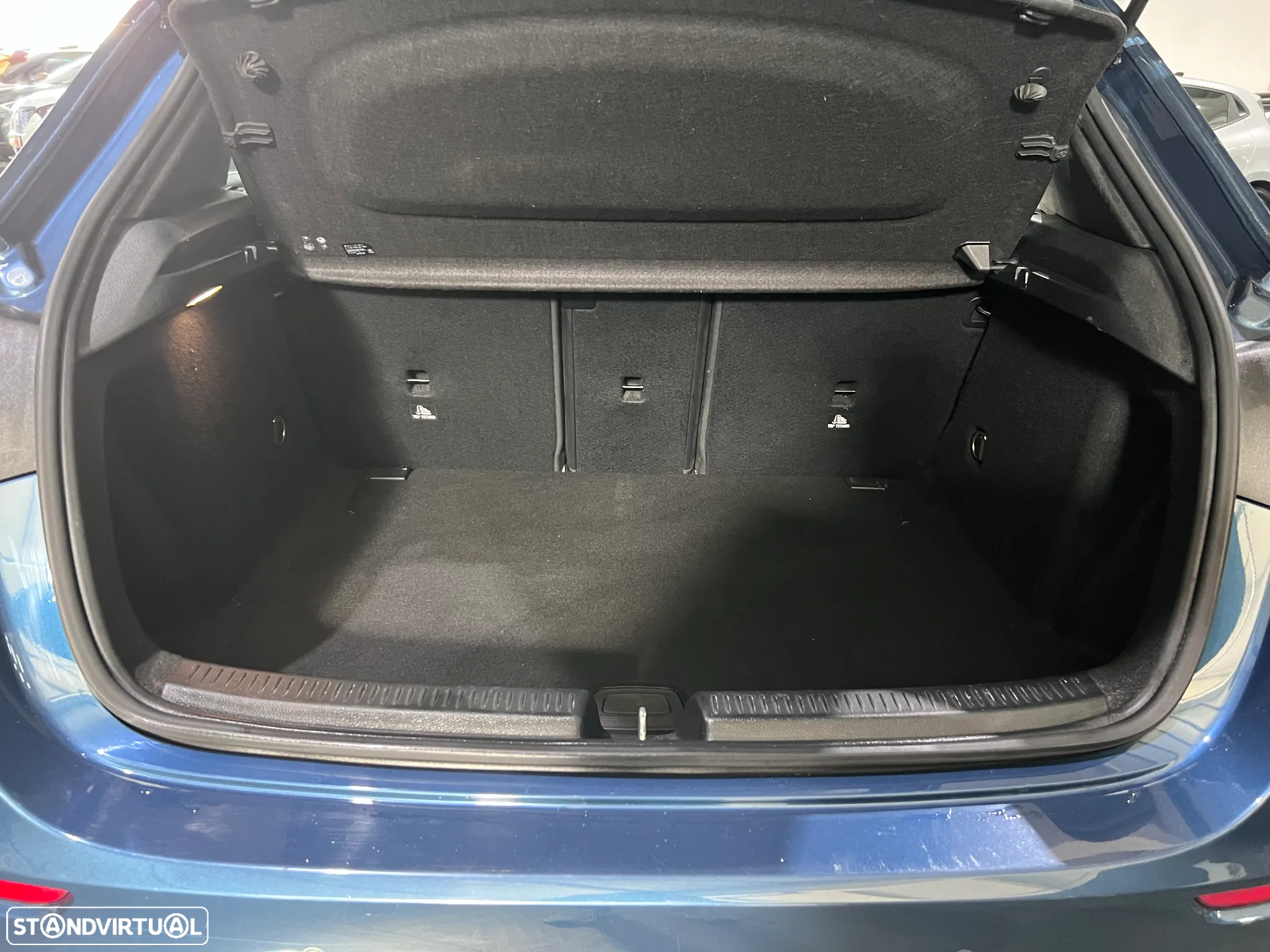 Mercedes-Benz A 180 d 7G-DCT - 3