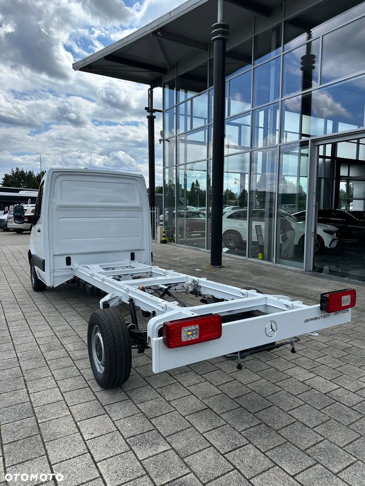 Mercedes-Benz Sprinter - 8