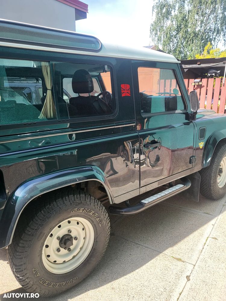 Land Rover Defender - 7