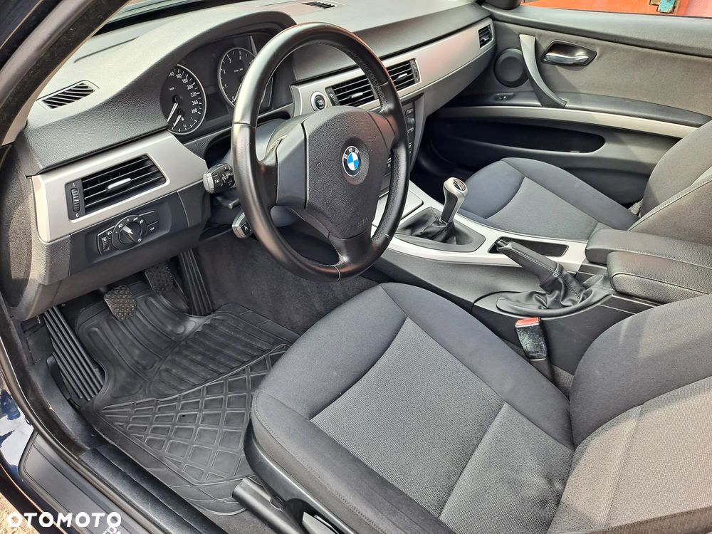 BMW Seria 3 320i - 6