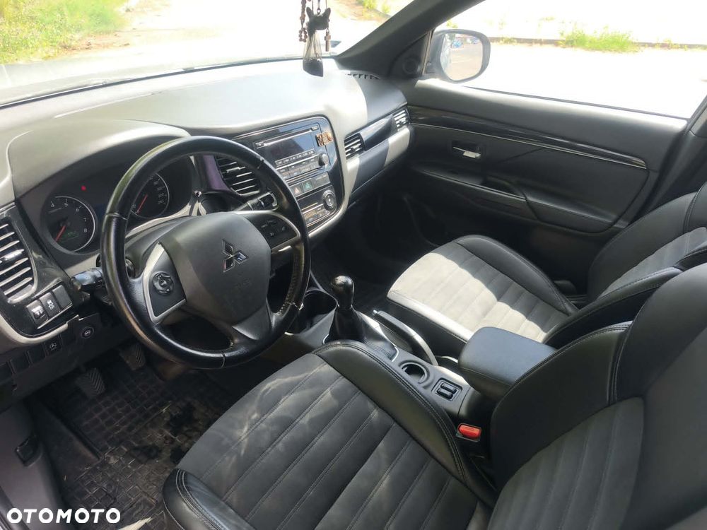 Mitsubishi Outlander 2.0 Intense + 2WD - 13