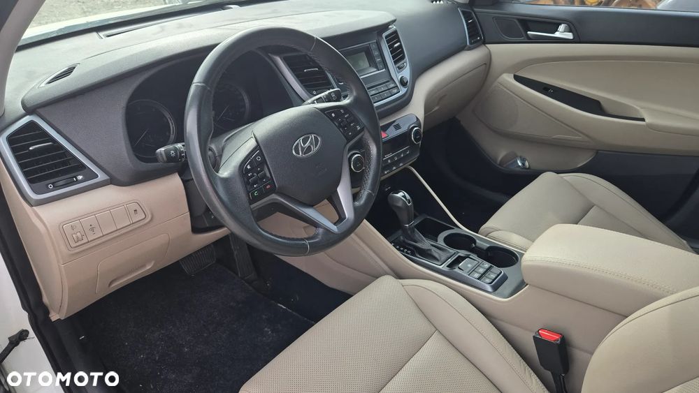 Hyundai Tucson 1.7 CRDI BlueDrive Premium 2WD DCT - 11