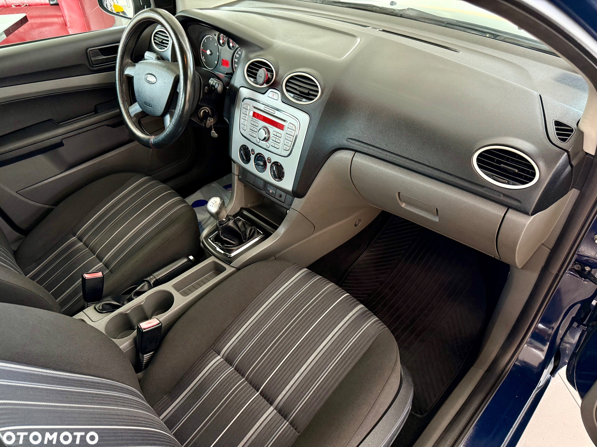 Ford Focus 1.8 TDCi Trend + - 26