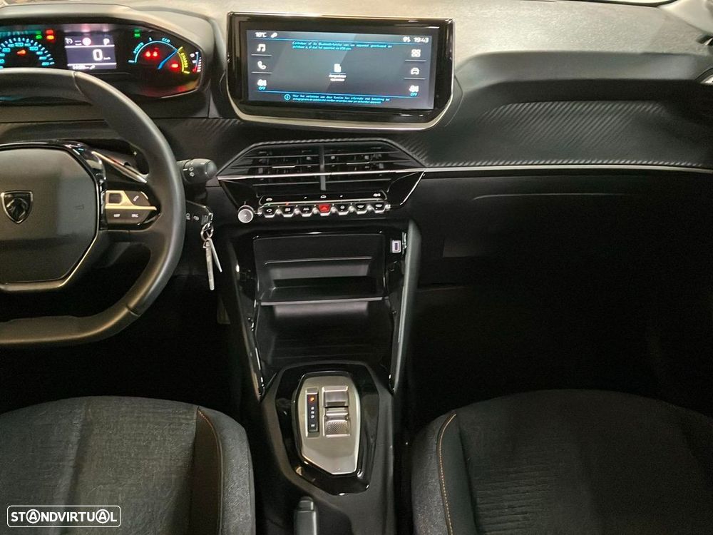 Peugeot 208 - 9