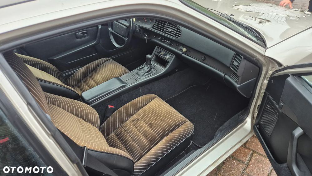 Porsche 944 - 8