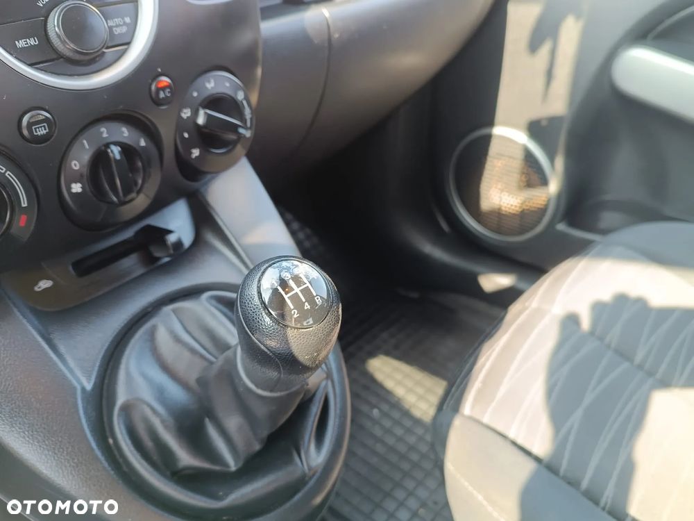 Mazda 2 - 9