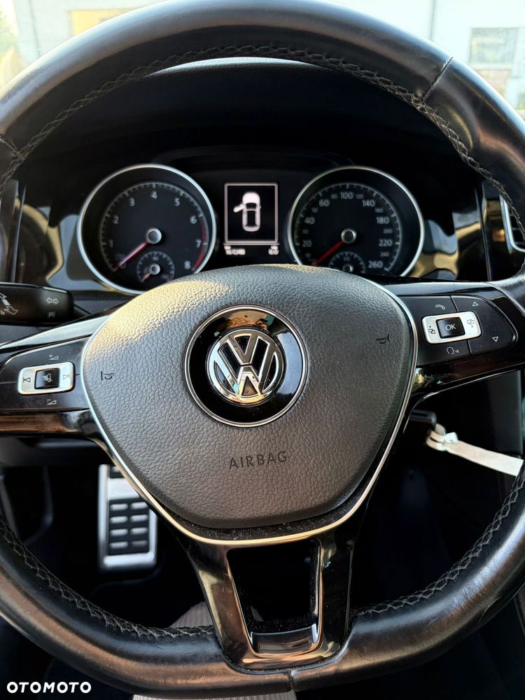 Volkswagen Golf - 9