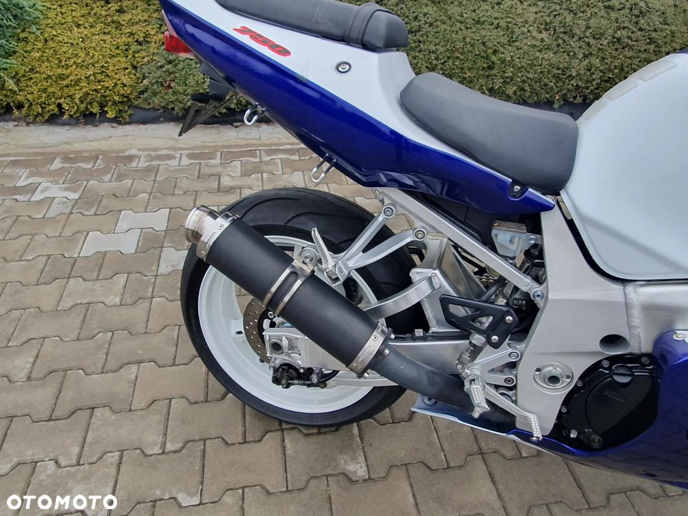 Suzuki GSX-R - 19