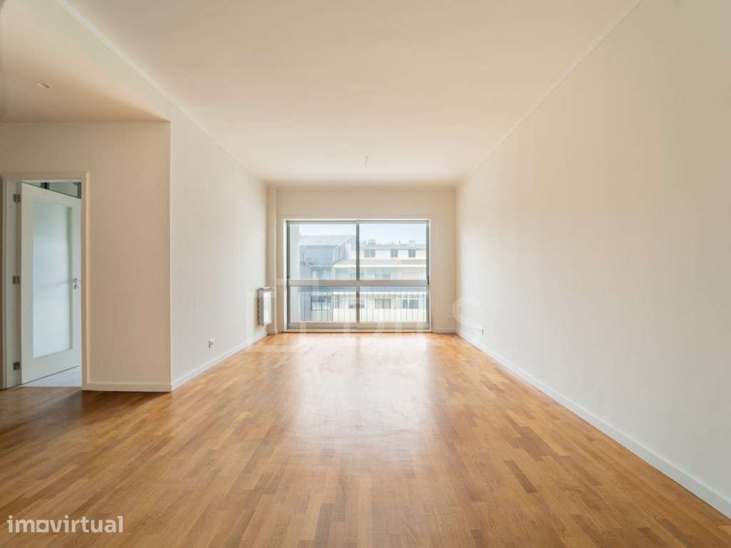 Apartamento T4 Totalmente Remodelado a 100 metros da praia. - Grande imagem: 2/38