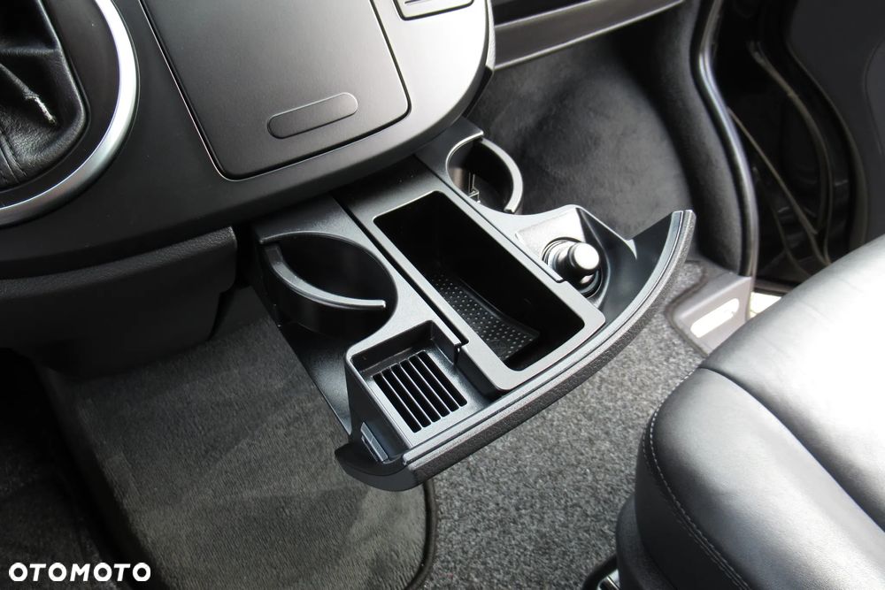 Volkswagen Multivan - 32