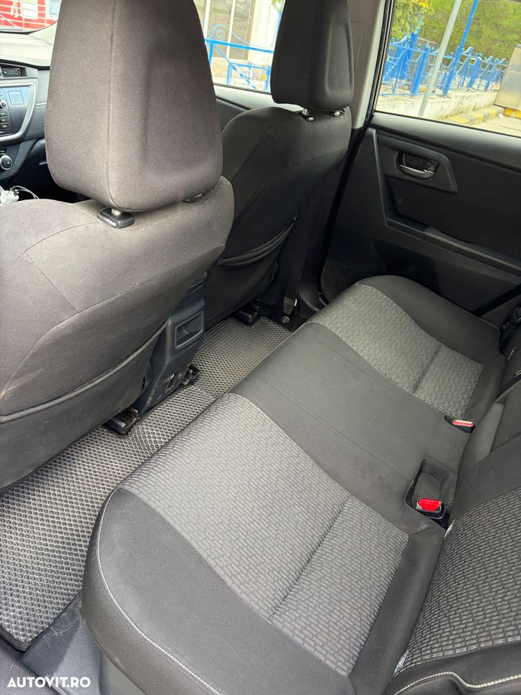 Toyota Auris - 4