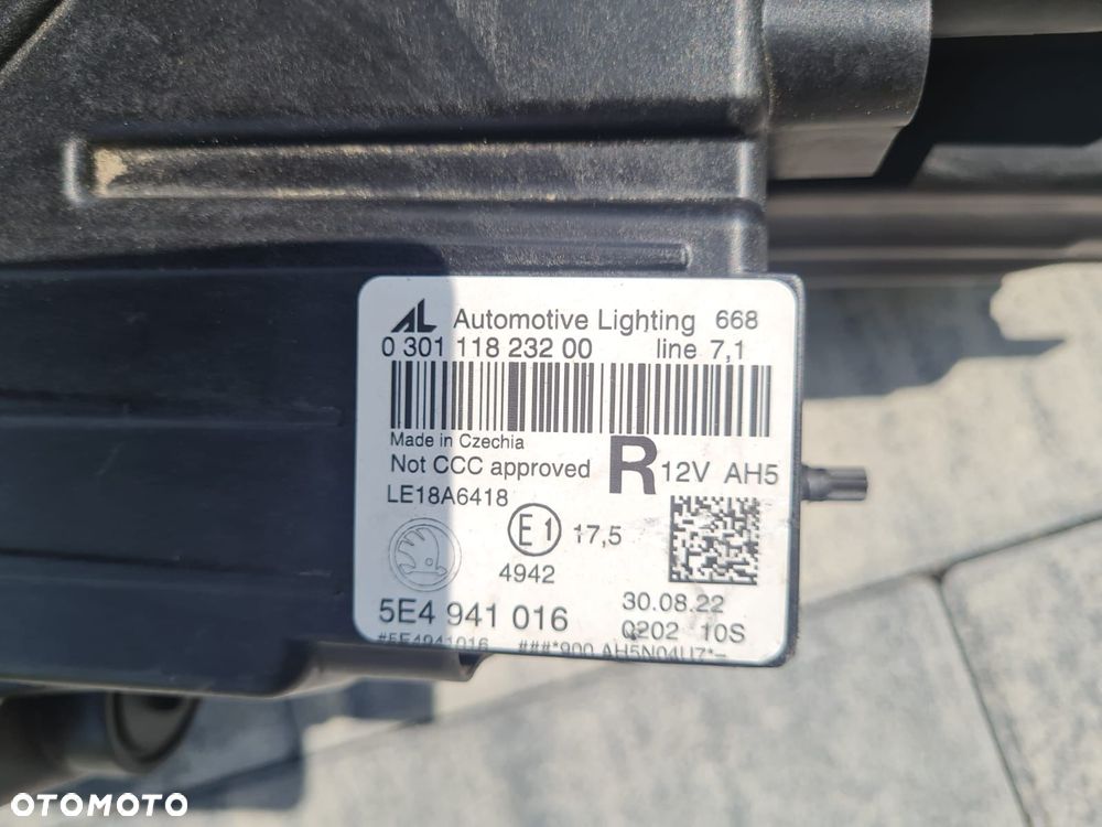 skoda octavia iv 4 kompletne lampy przód full led 5e4941015 5e4941016 - 16