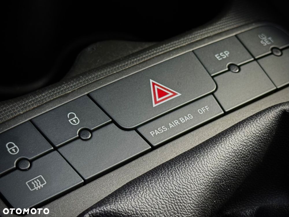 Seat Ibiza SC 1.4 16V Sport - 23