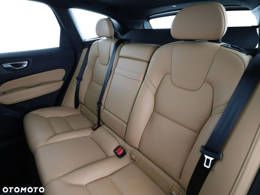 Volvo XC 60 T8 Twin Engine AWD Geartronic Inscription - 19