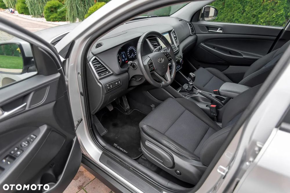 Hyundai Tucson 1.6 GDI BlueDrive Design 2WD - 25