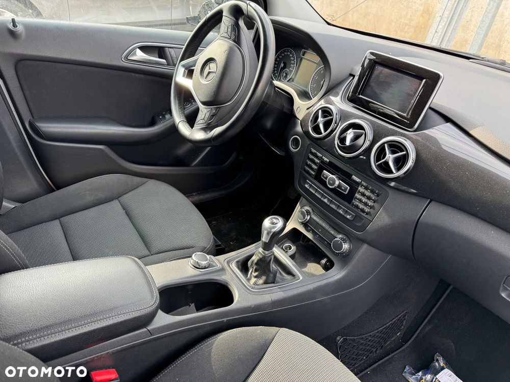 Mercedes-Benz Klasa B 180 BlueEFFICIENCY Edition Style - 8