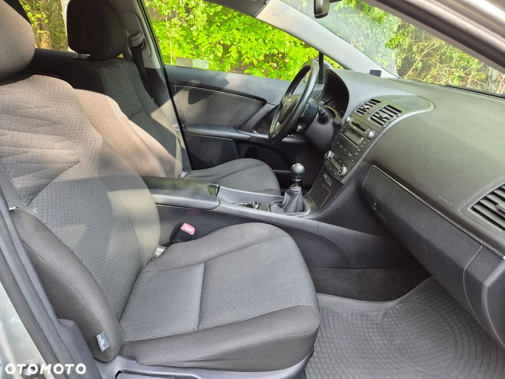 Toyota Avensis 2.0 D-4D Luna - 12