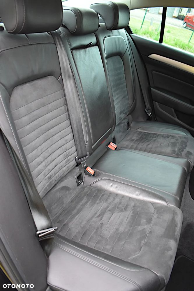 Volkswagen Passat - 37