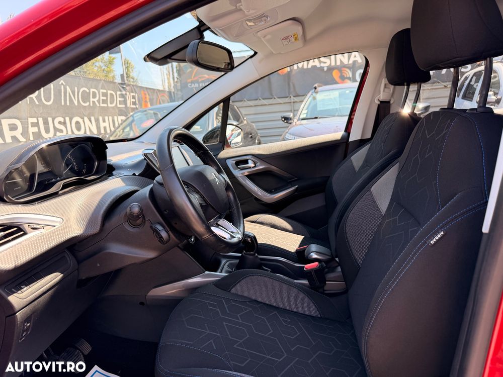 Peugeot 2008 1.2 L PureTech Active - 11