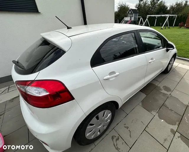 Kia Rio - 7